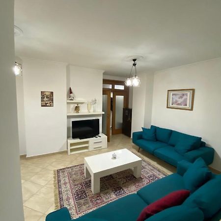 Chlo Apartment 3 Tirana Exterior photo