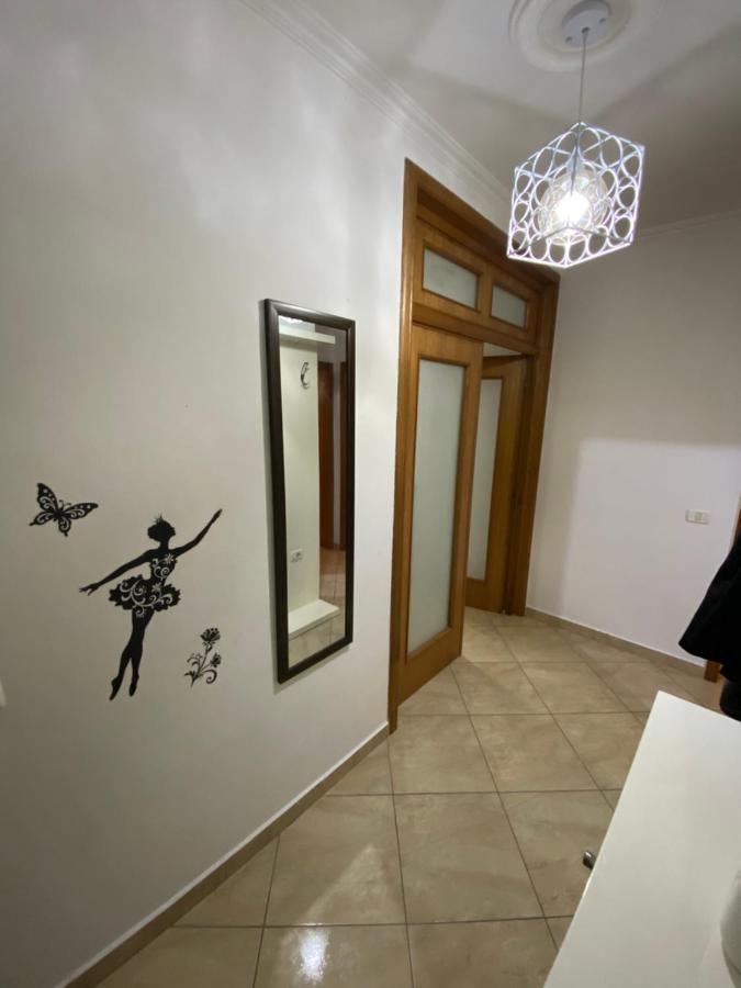 Chlo Apartment 3 Tirana Exterior photo